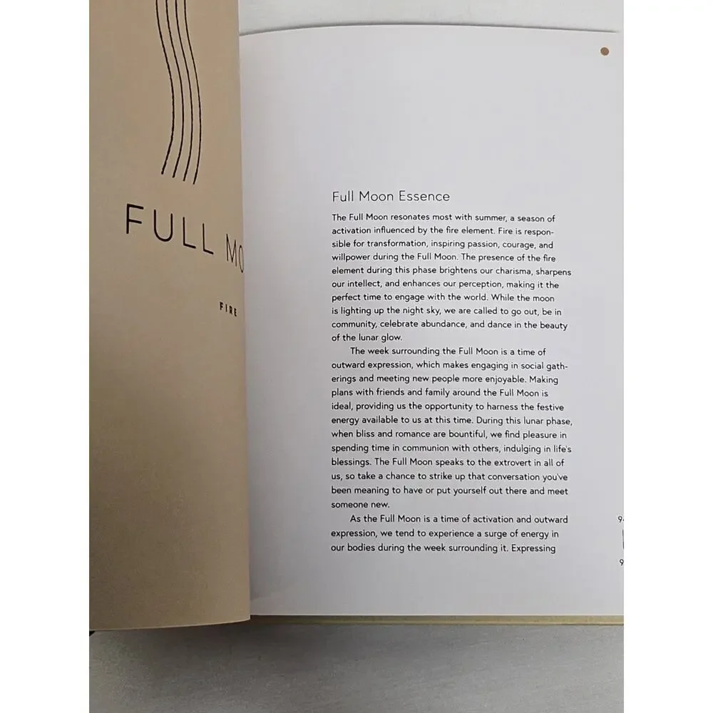 Moon Bath : Bathing Rituals and Recipes for Relaxation and Vitality - Picture 8 of 16